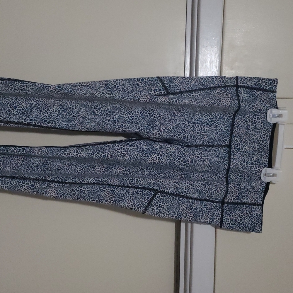 🐆🤩VS sport blue leopard knockout leggings😍